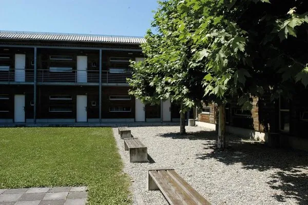 Lausanne Youth Hostel Jeunotel