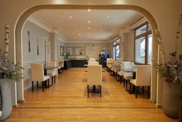 Le Divona Hotel