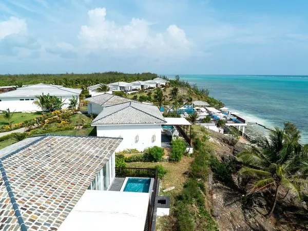 Le Mersenne Zanzibar, Autograph Collection