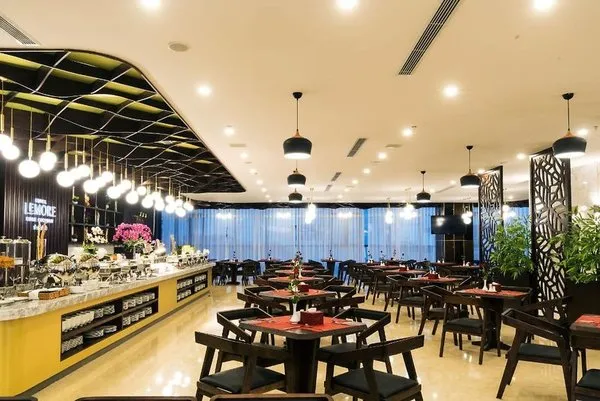 Le More Hotel