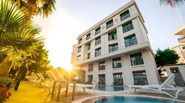 Leaf Port Boutique Hotel