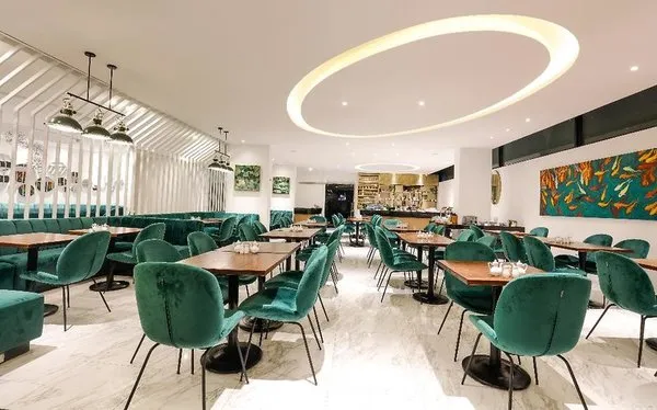 Len's Hotel