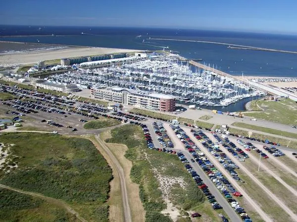 Leonardo Hotel IJmuiden Seaport Beach