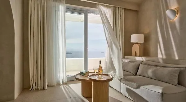 Lilium Santorini Hotel