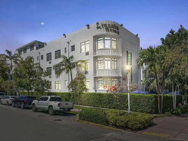 Lincoln Arms Suites