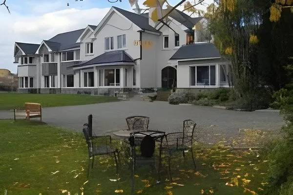 Loch Lein Country House