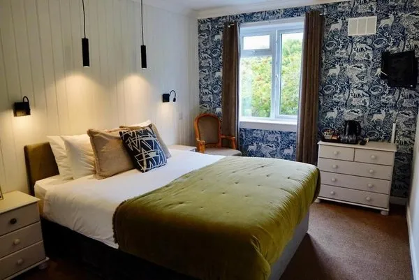 Lochnell Arms Hotel