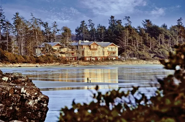 Long Beach Lodge