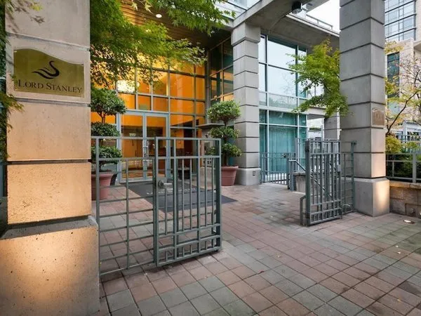 Lord Stanley Suites on the Park