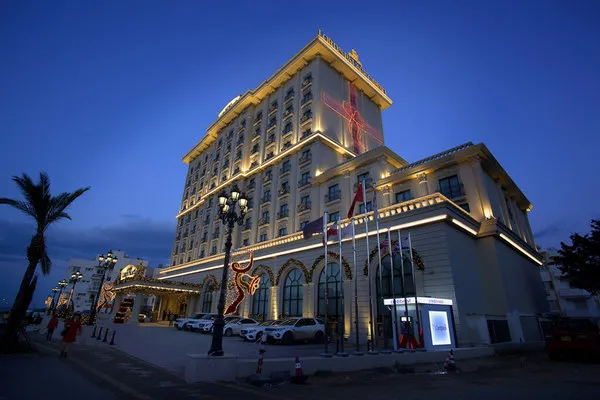 Lord's Palace Hotel