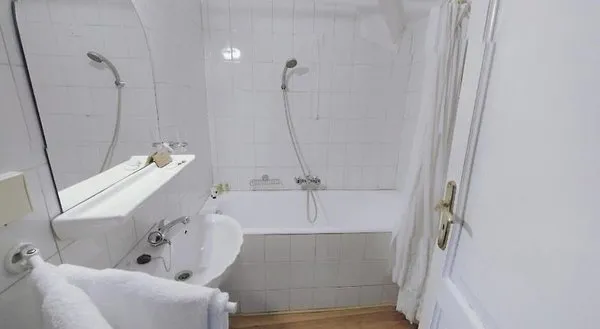 Loriet Hotel