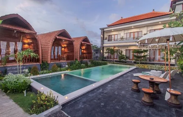 Mailaku House