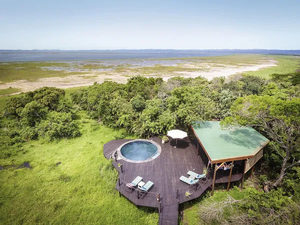 Makakatana Bay Lodge