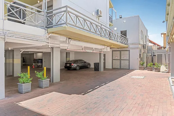 Stay at Alice Springs Hotel