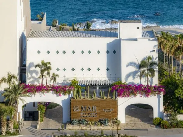 Mar del Cabo by Velas Resorts