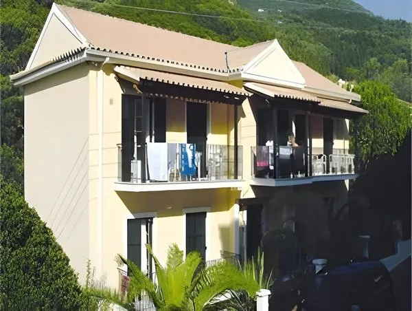 Marina Apartments & Studios