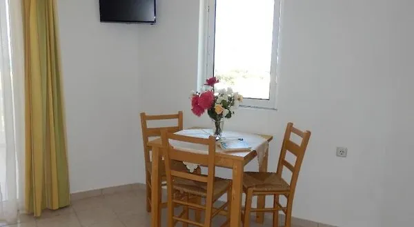 Maro Suites