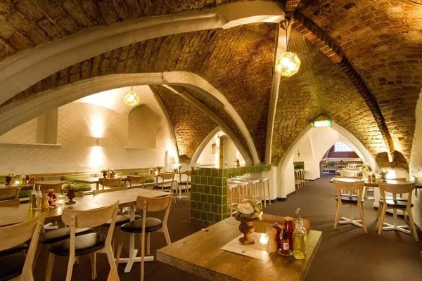 Mayfair Hotel Tunneln