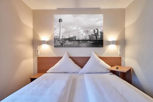 McDreams Hotel Düsseldorf-City