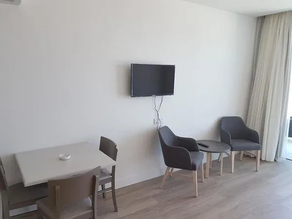 Melini Hotel Suites