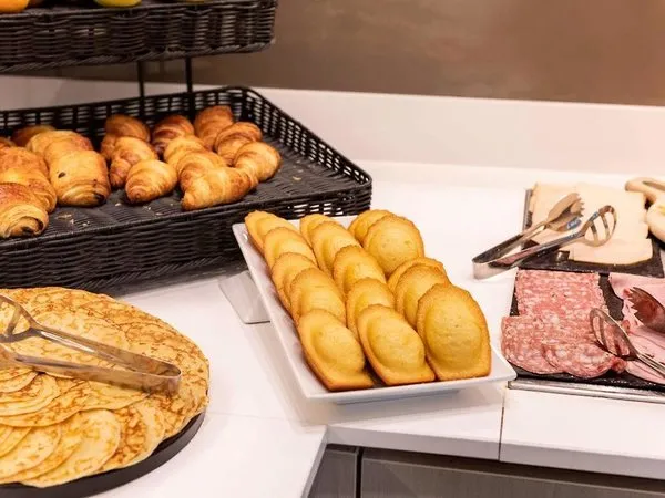 Mercure Paris Montparnasse Raspail Hotel