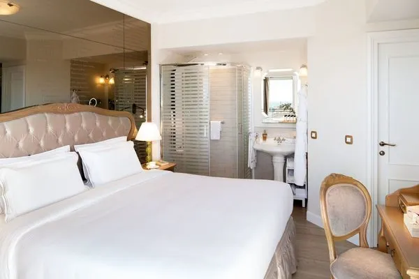 Metaxa Hotel  Urban Boutique Living
