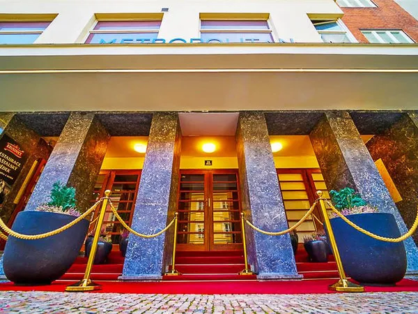 Metropolitan Old Town Hotel