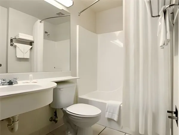 Microtel Inn & Suites by Wyndham Augusta Riverwatch