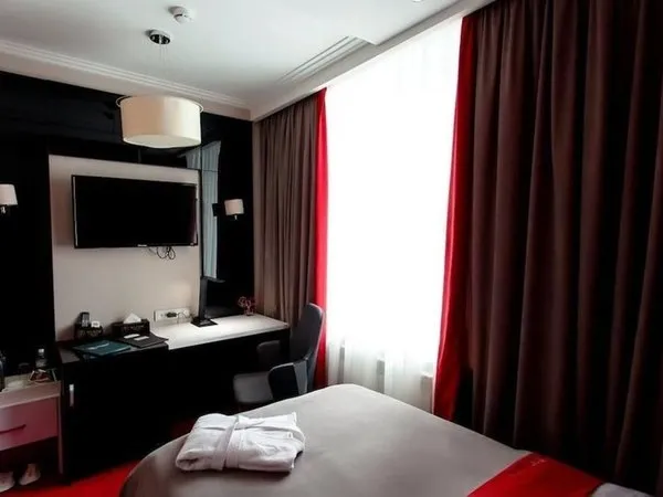 Mildom Premium Hotel