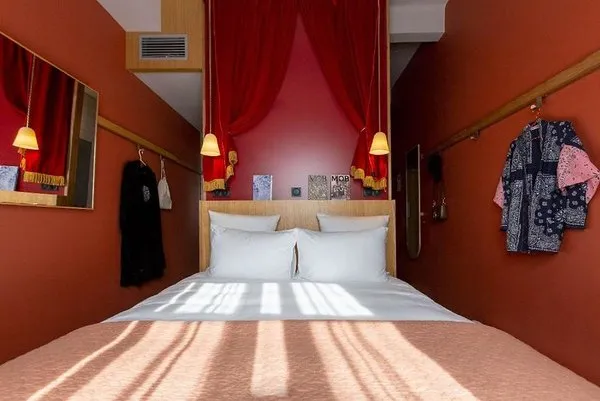 Mob Hotel Of The People