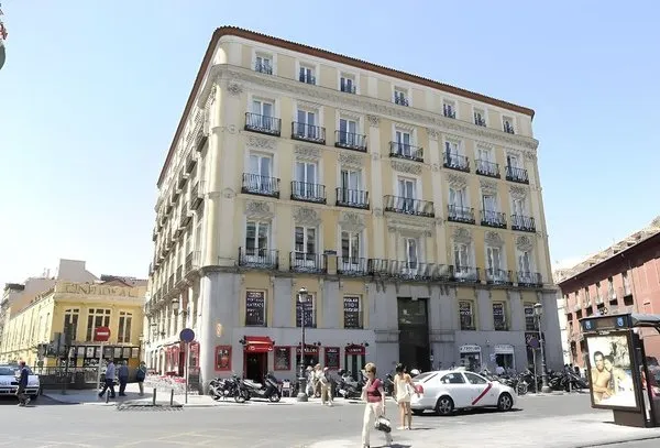Mola! Hostel
