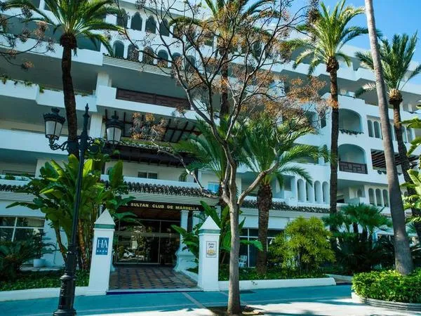 Monarque Sultán Aparthotel