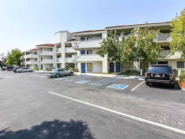 Motel 6