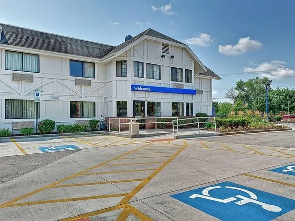 Motel 6 Chicago North - Glenview