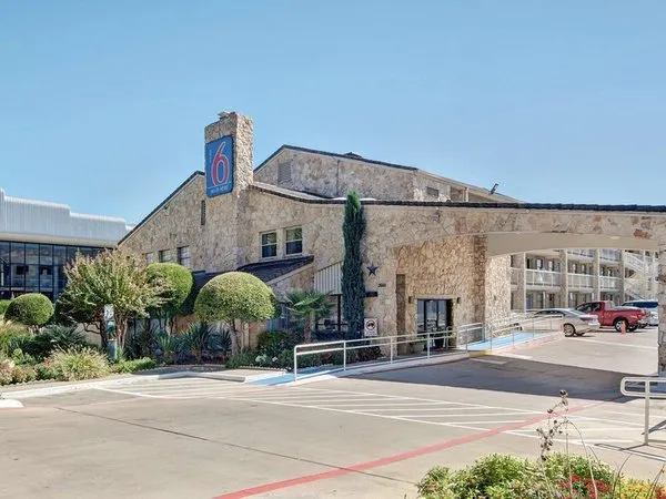 Motel 6 Dallas Galleria