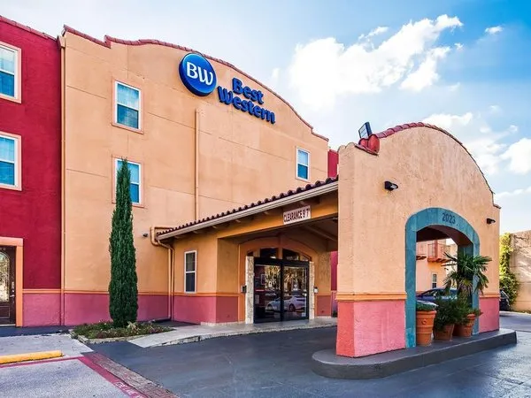 Motel 6 Dallas, TX  Downtown