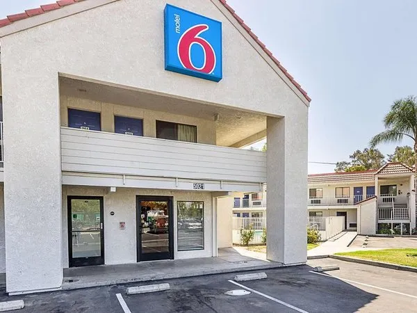 Motel 6 Fresno CA