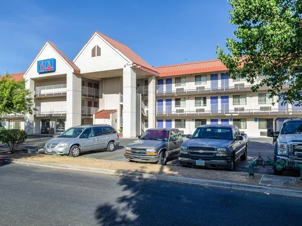 Motel 6 Fresno Ca Yosemite Highway