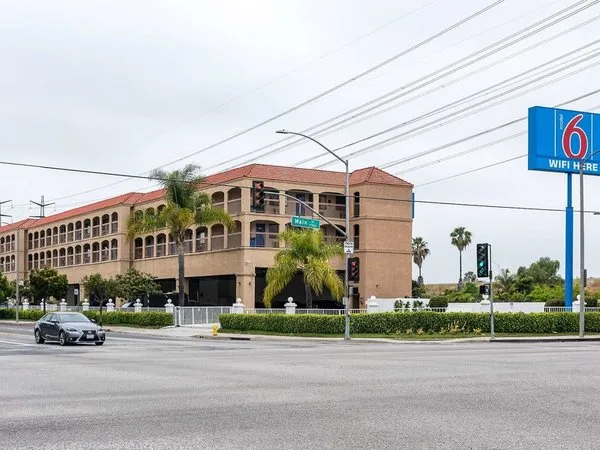 Motel 6 Gardena, CA - South