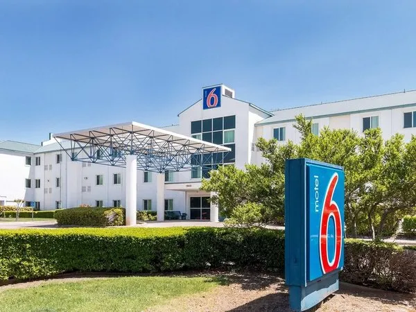 Motel 6 Irving, TX - DFW Airport North