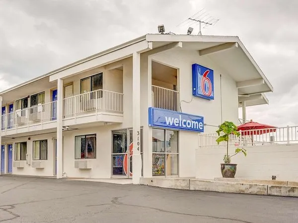 Motel 6 Portland Central
