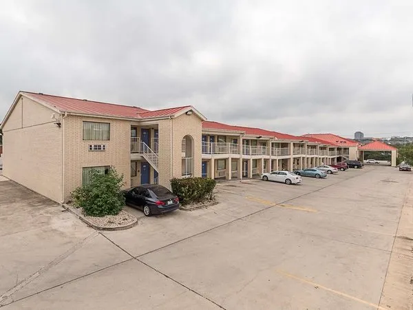 Motel 6 San Antonio - Fiesta Trails