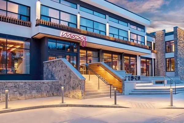 Moxy Banff