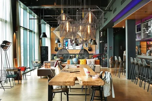 Moxy Edinburgh Airport