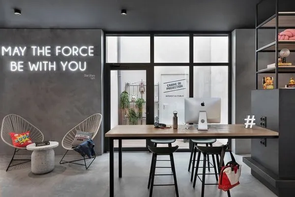 Moxy Lyon Airport