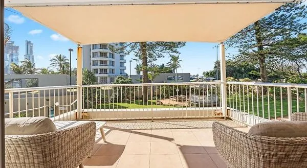 Narrowneck Court