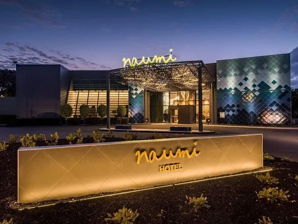 Naumi Auckland Airport