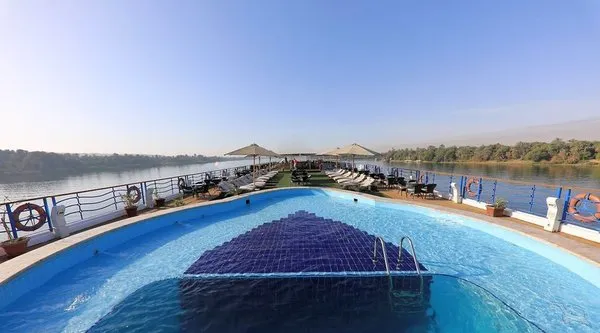Nilkreuzfahrt Memnon First-Class & Baden im Steigenberger Ras Soma