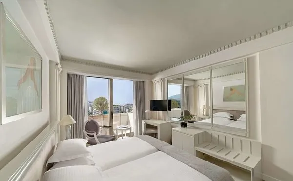 NJV Athens Plaza