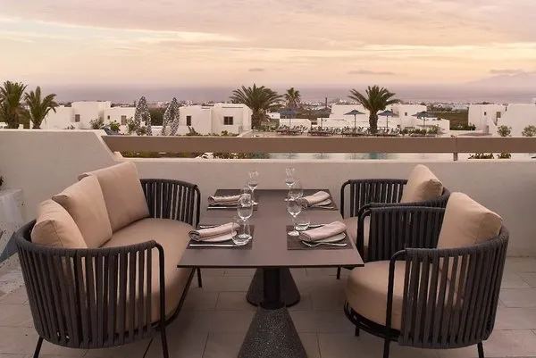 Nous Santorini